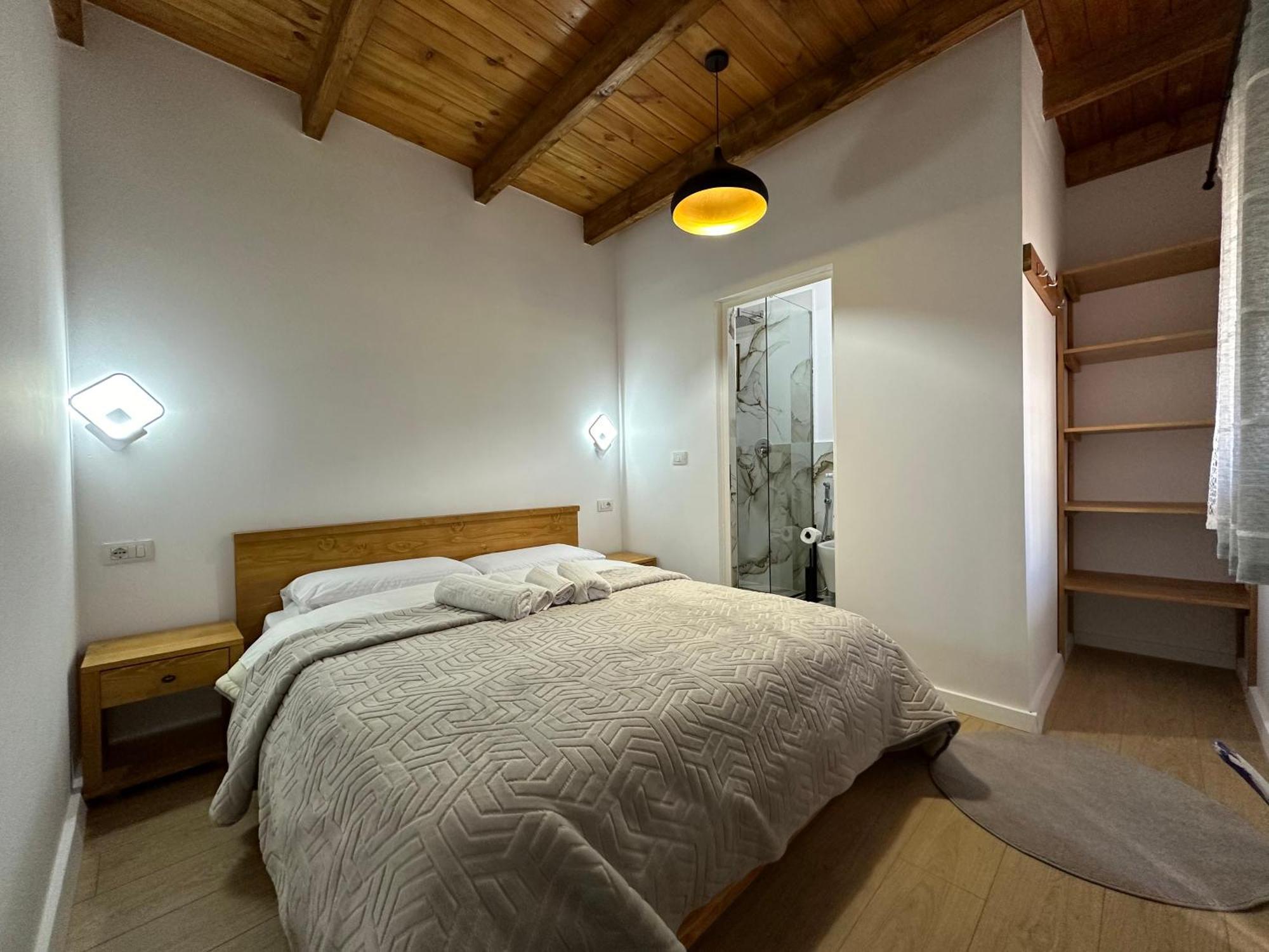 Bujtina Carku Hotel เธทธ์ ภายนอก รูปภาพ