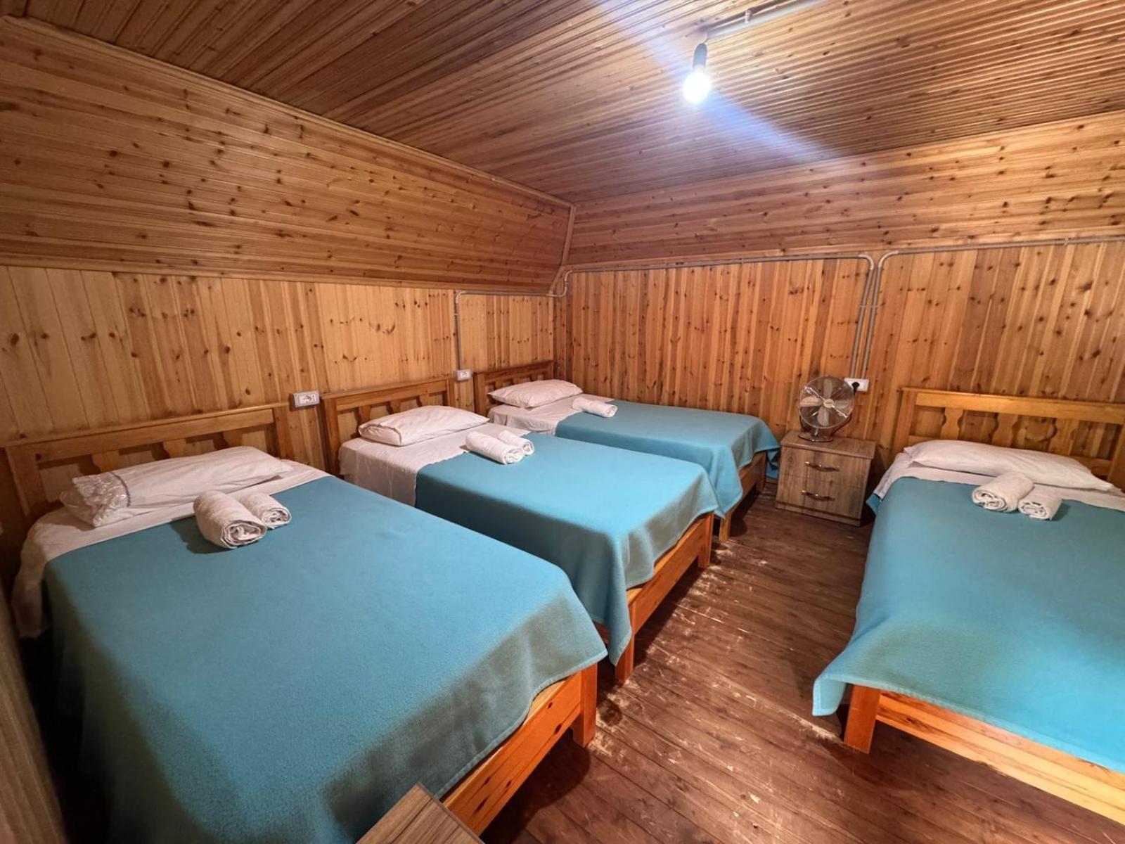 Bujtina Carku Hotel เธทธ์ ภายนอก รูปภาพ