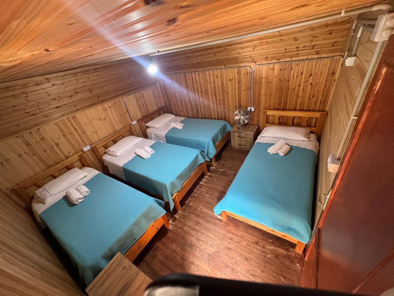 Bujtina Carku Hotel เธทธ์ ภายนอก รูปภาพ