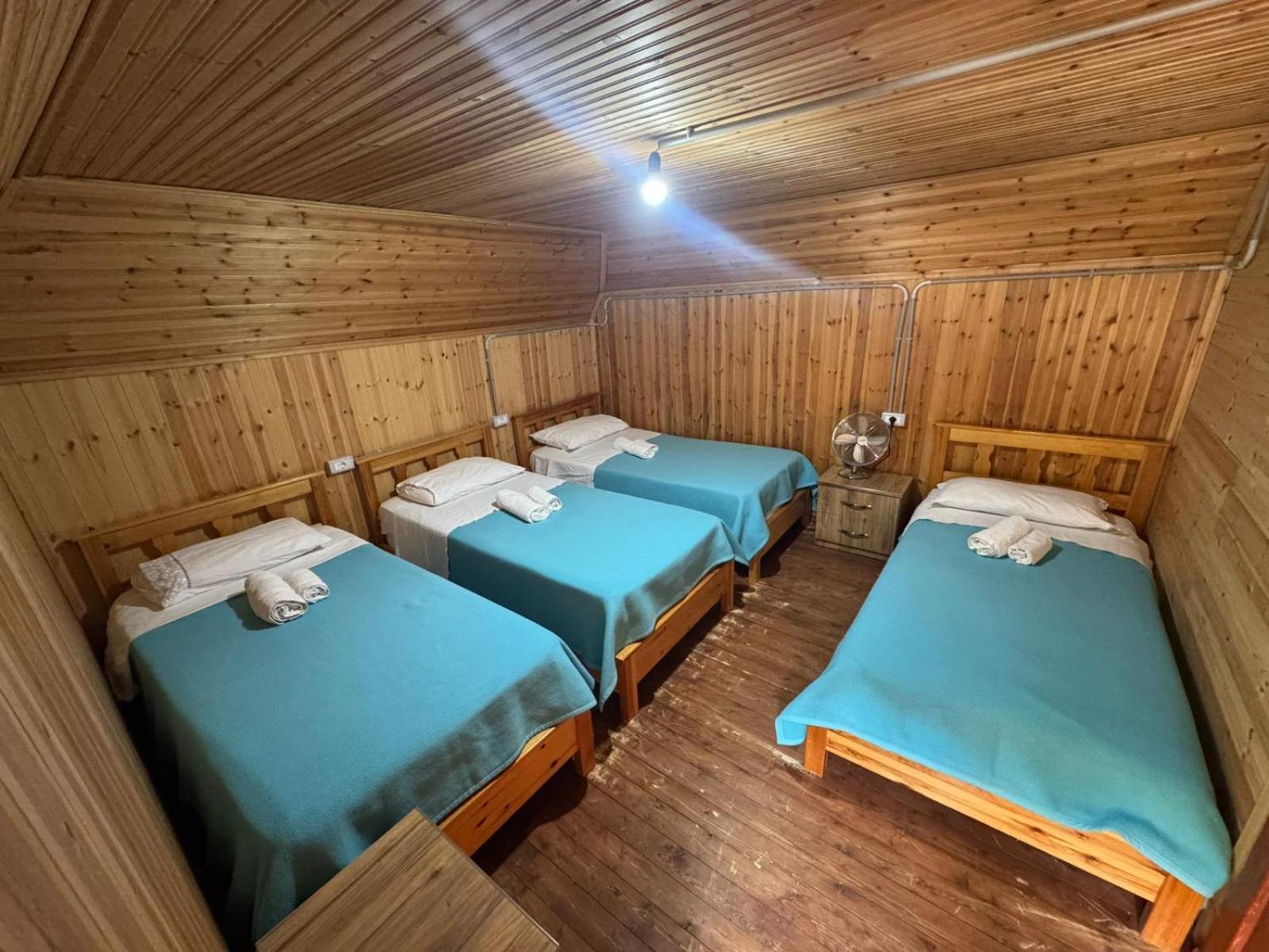 Bujtina Carku Hotel เธทธ์ ภายนอก รูปภาพ